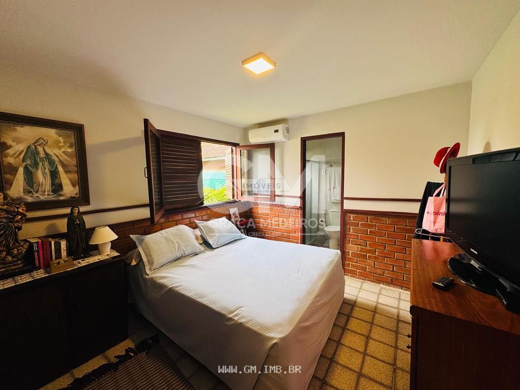 Foto de Casa com 7 quartos em condomínio fechado