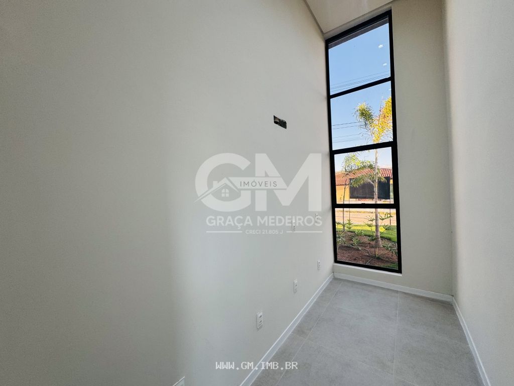 Foto de Casa com 4 quartos sendo 3 suítes, piscina particular 