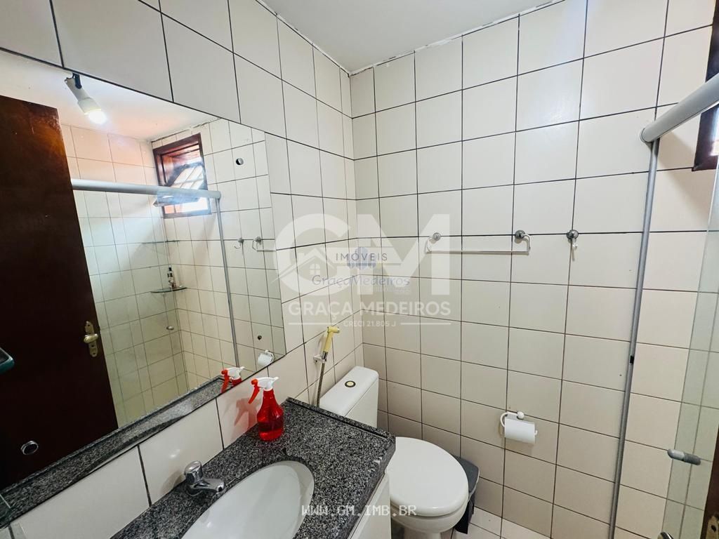 Foto de Casa com 4 quartos em condomínio a 200 metros da pista local