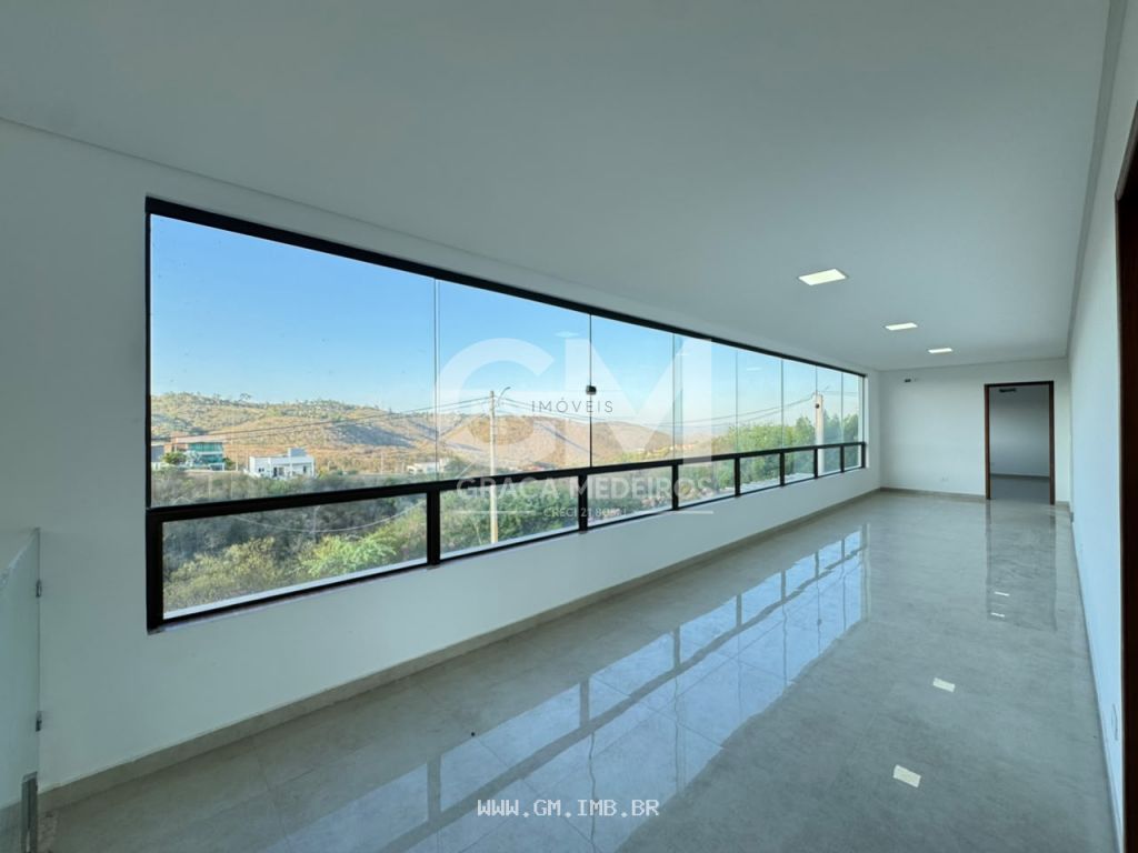 Foto de Casa em condomínio com piscina e espaço gourmet