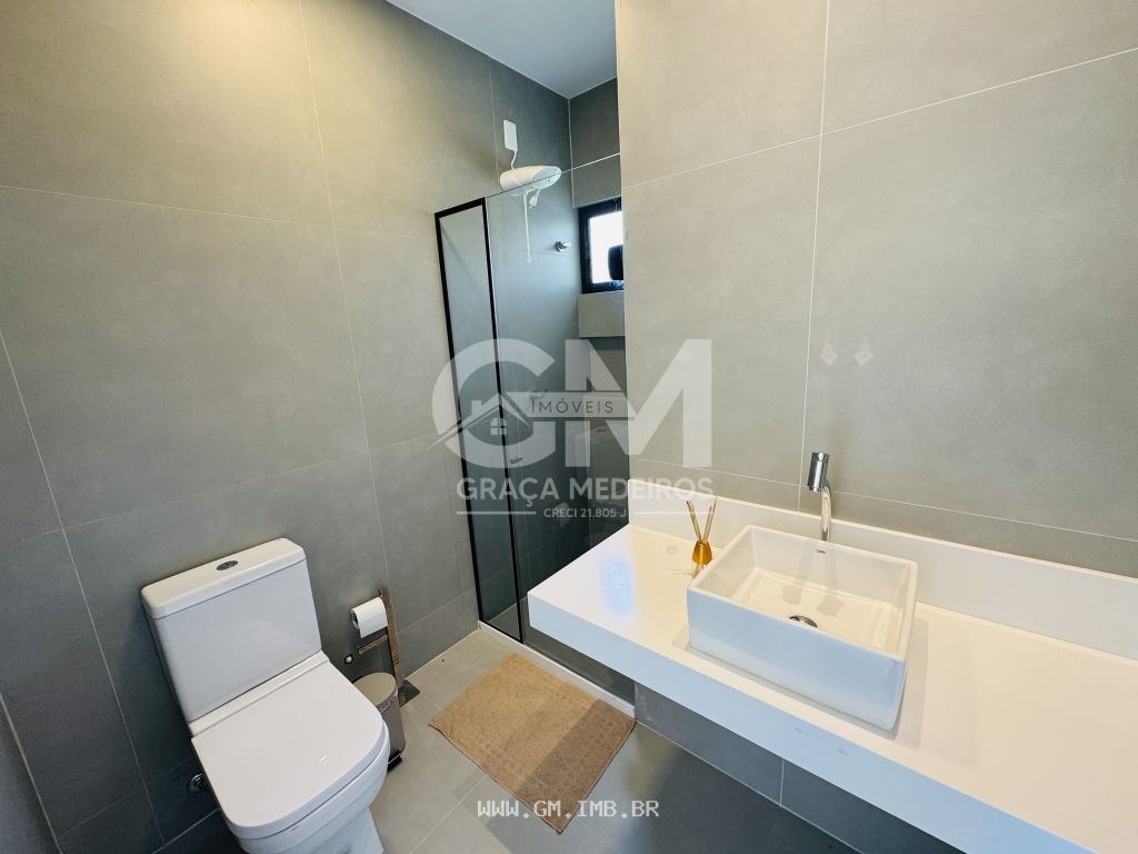 Foto de Casa de alto padrão, 4 suítes, piscina e terraço gourmet 