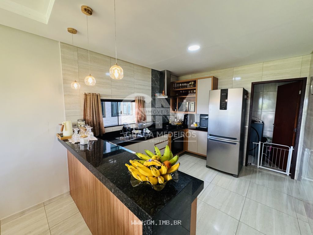 Foto de Casa térrea em condomínio com terraço gourmet