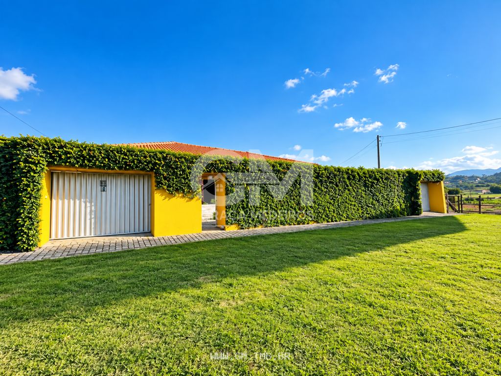 Casas com 5 quartos  em terreno com 1.200 metros em Gravatá