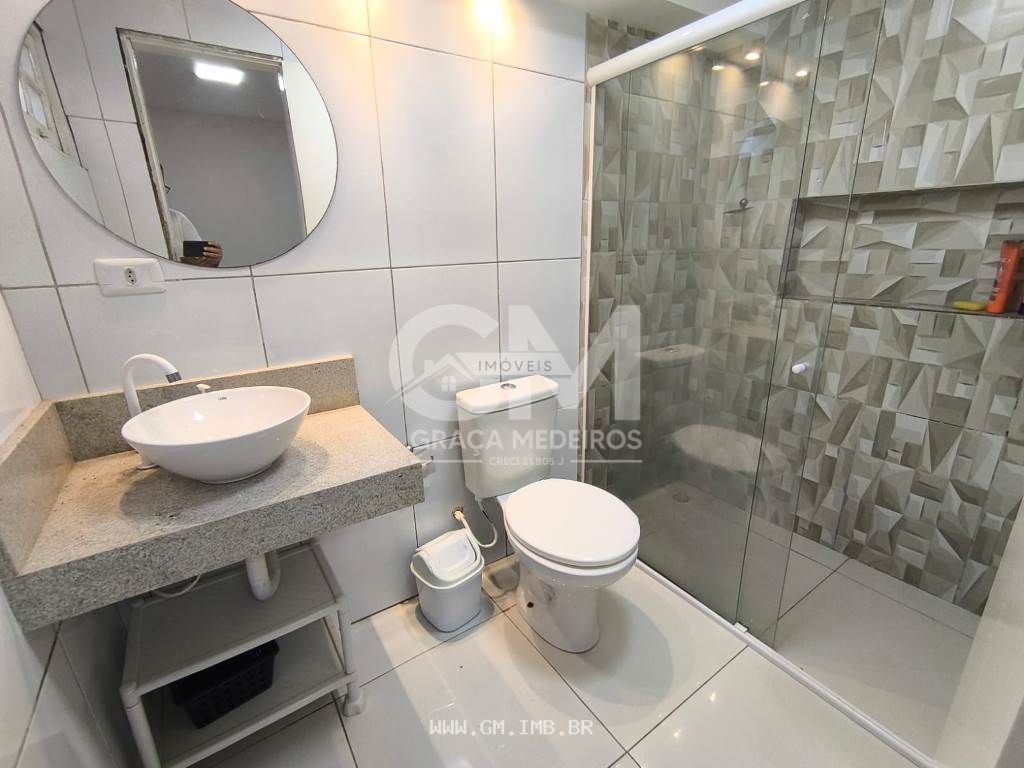 Foto de Casa em condomínio a margens da pista local