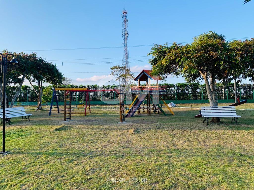 Foto de Casa com 5 quartos, terreno com 1.000 m² 