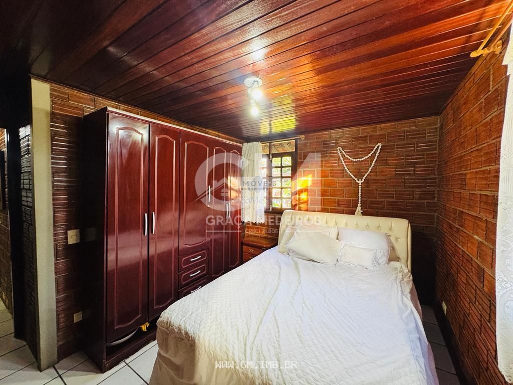 Foto de Casa com 4 quartos em condomínio fechado a 200 metros da pista local