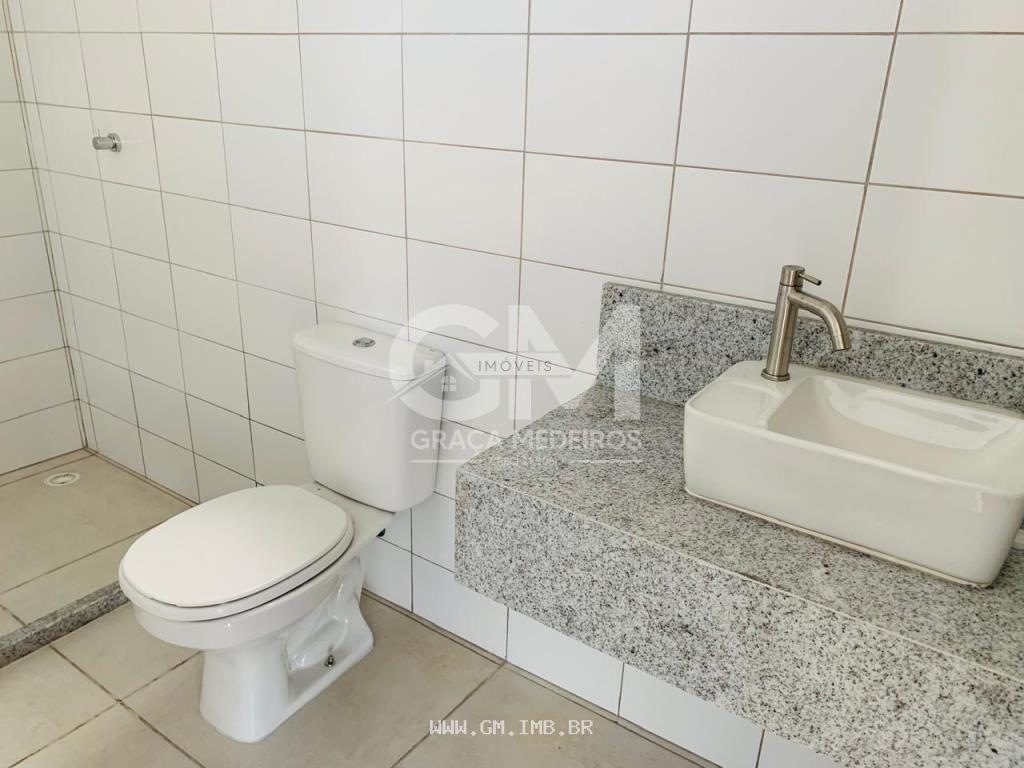 Foto de Casa com 5 quartos, terreno com 1.000 m² 