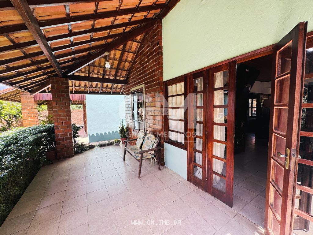 Foto de Casa com 4 quartos sendo 2 suítes 