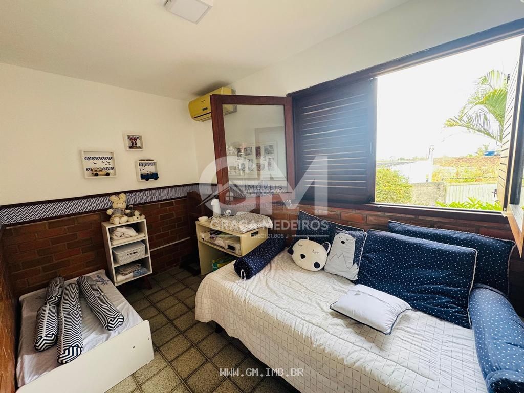 Foto de Casa com 7 quartos em condomínio fechado
