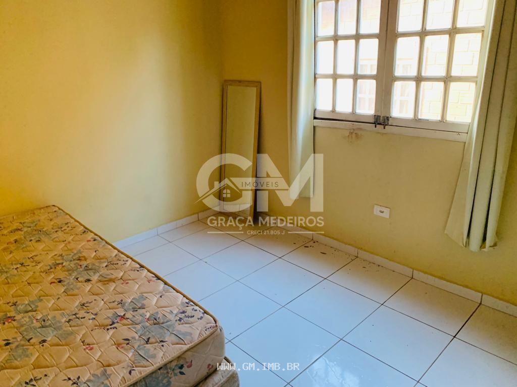 Foto de Casas com 3 quartos em condomínio próximo a pista local