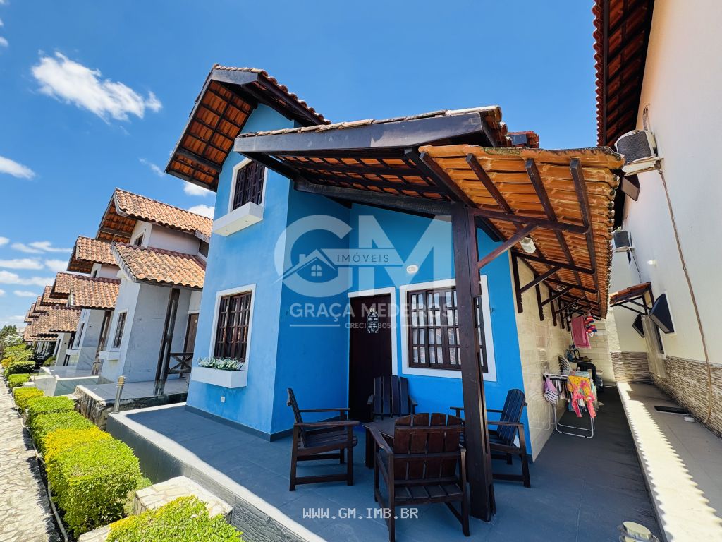 Casa com 4 quartos sendo 2 suítes, mobiliada em condomínio 