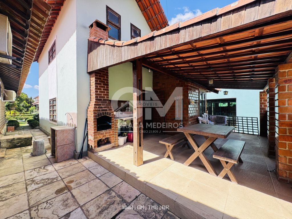 Foto de Casa com 4 quartos sendo 2 suítes 