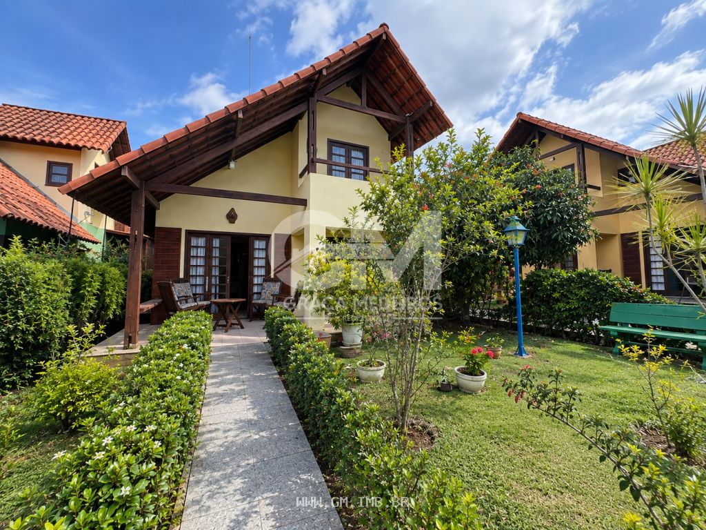 Casa com 3 quartos em condomínio 