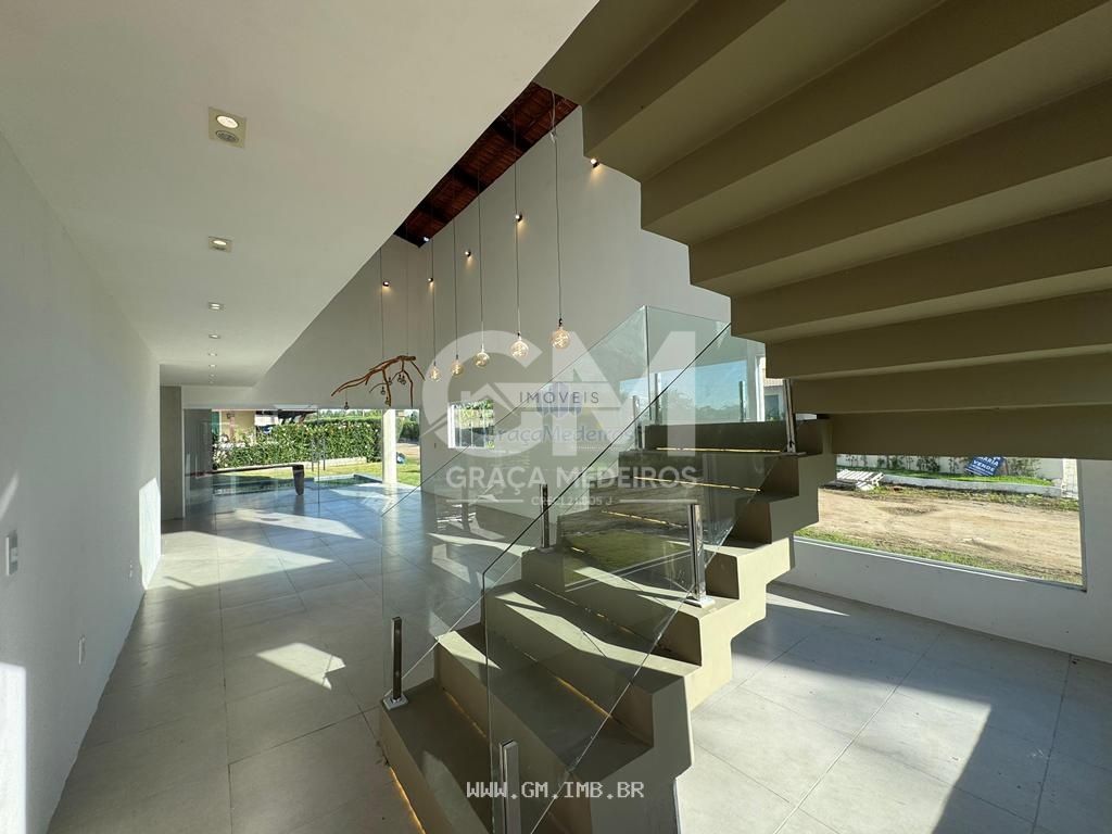 Foto de Casa nova com 4 suítes em condomínio fechado 