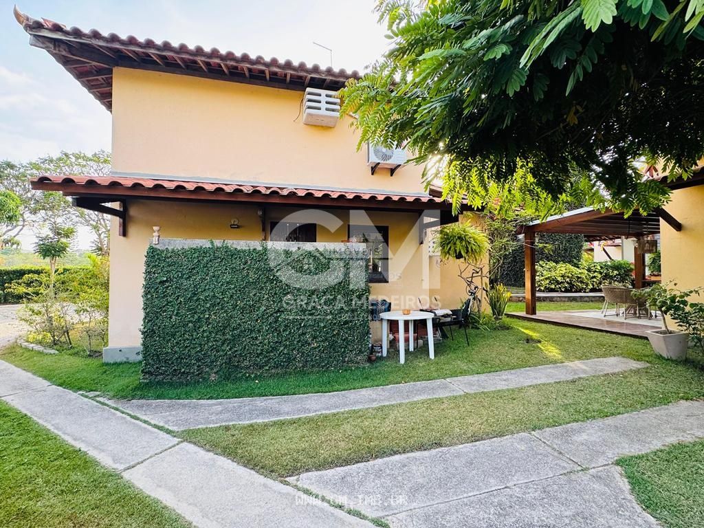 Foto de Casa com 3 quartos em condomínio fechado