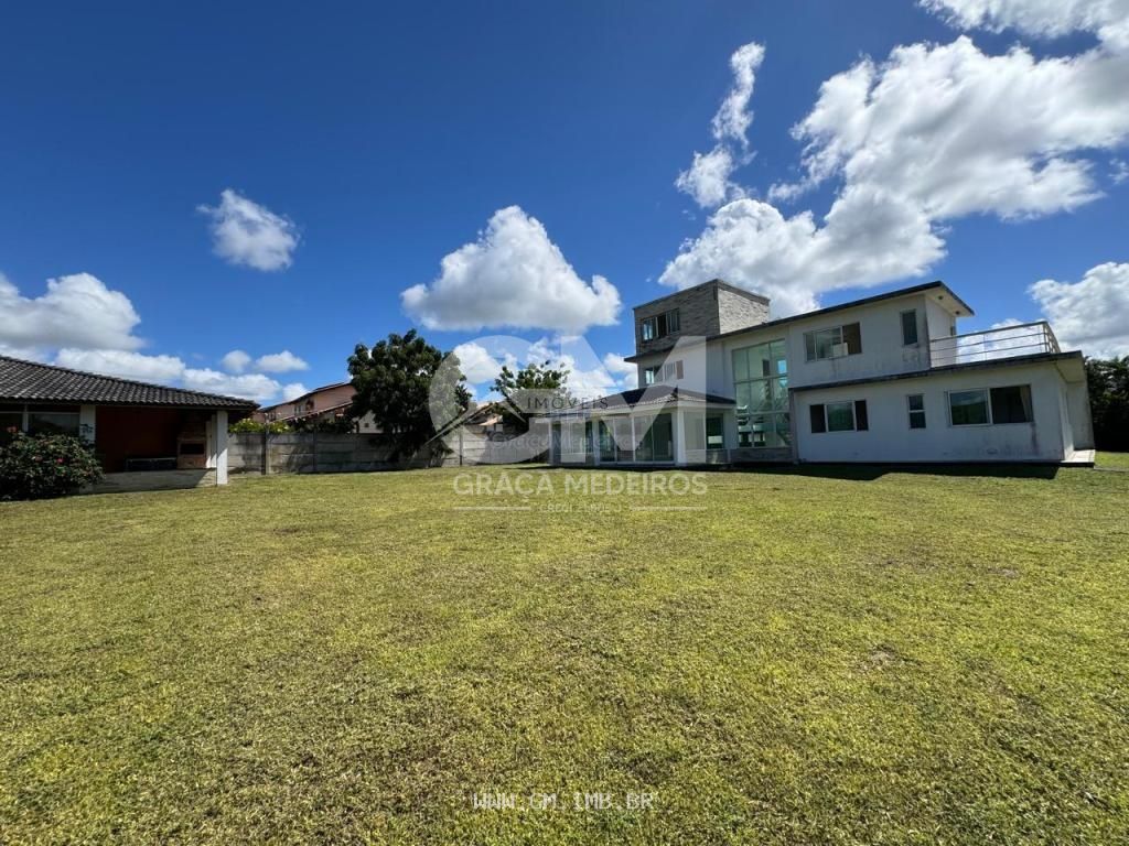 Foto de Casa com 300 metros de área construída em terreno 2.124,59 metros