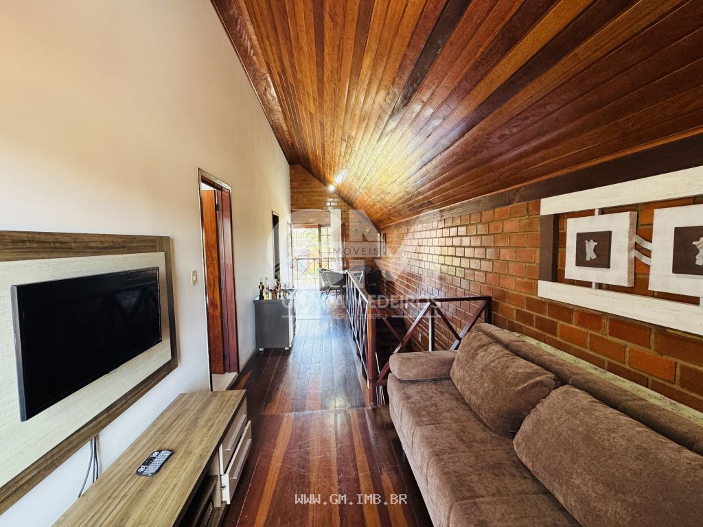 Foto de Chalé com 4 quartos sendo 3 suítes 