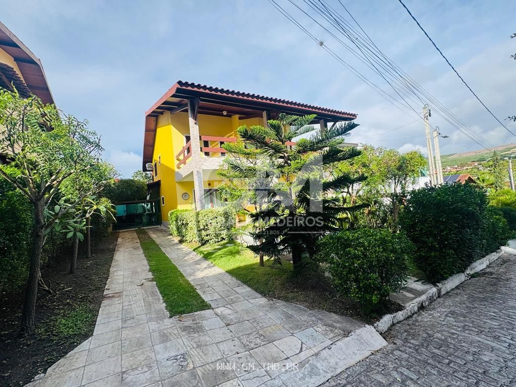Foto de Casa com 398 metros em condomínio, localizado ás margens da BR 232