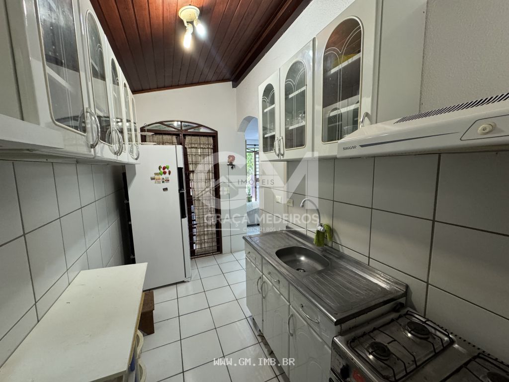 Foto de Chalé com 3 quartos e espaço gourmet particular 