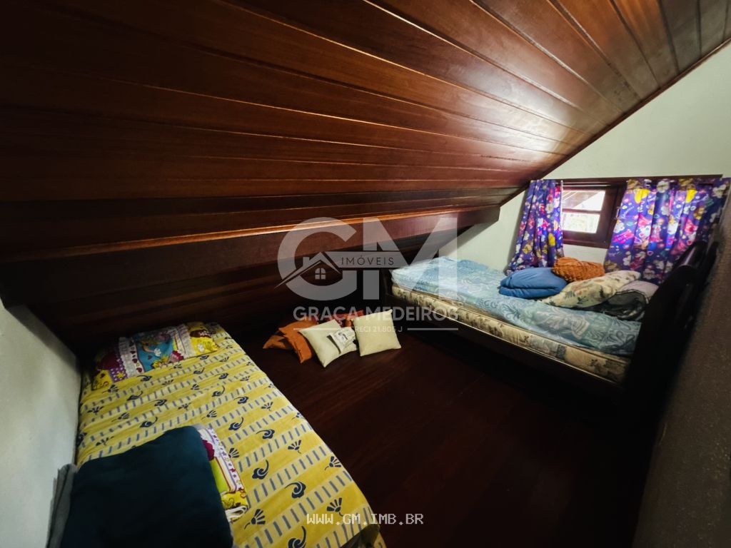 Foto de Casa com 4 quartos sendo 2 suítes