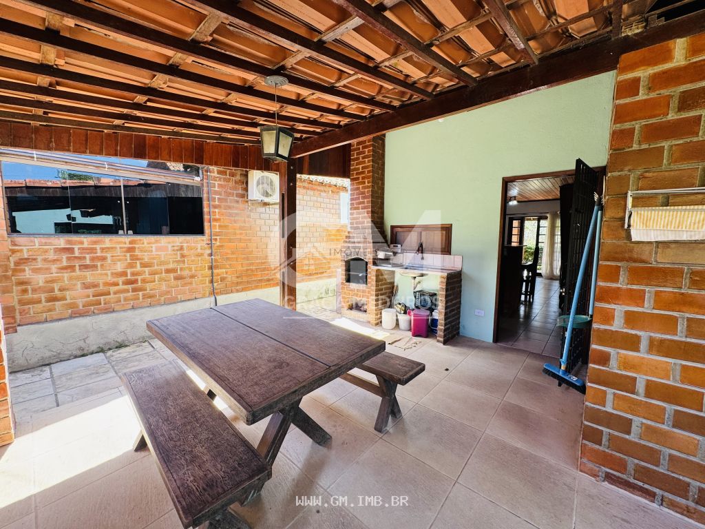 Foto de Casa com 4 quartos sendo 2 suítes 
