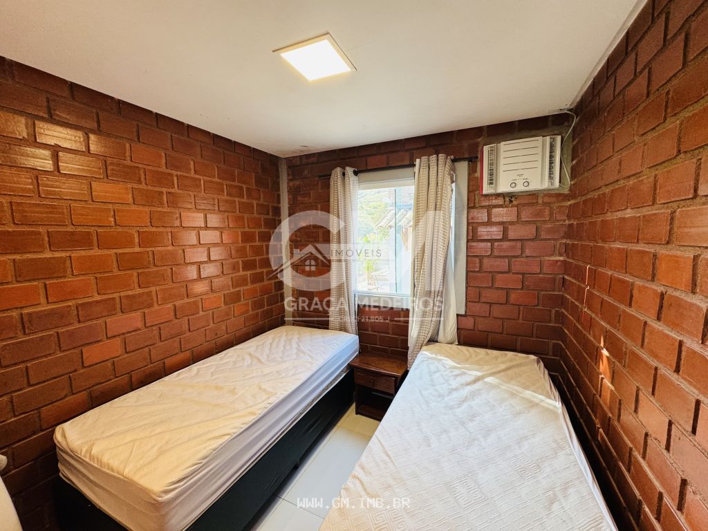 Foto de Casa com 5 quartos, terraço gourmet e piscina 