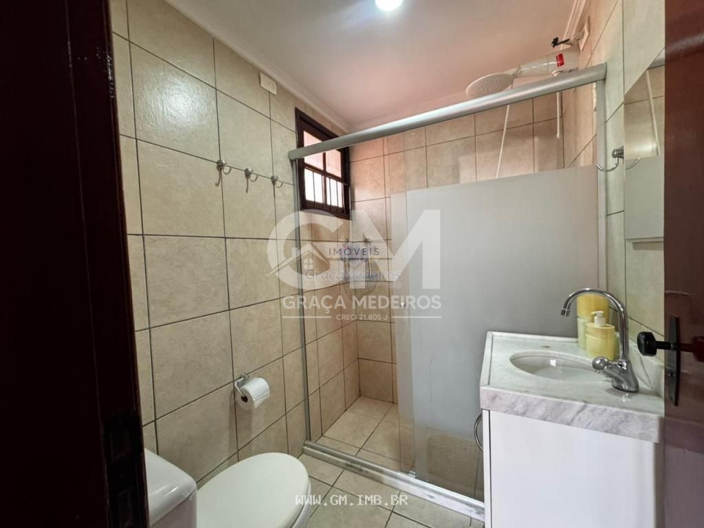 Foto de Chalé com 4 quartos em condomínio fechado