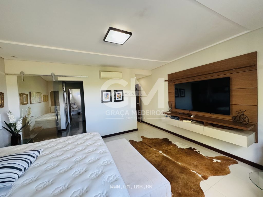 Foto de Casa com 4 suítes, disponível para locação anual