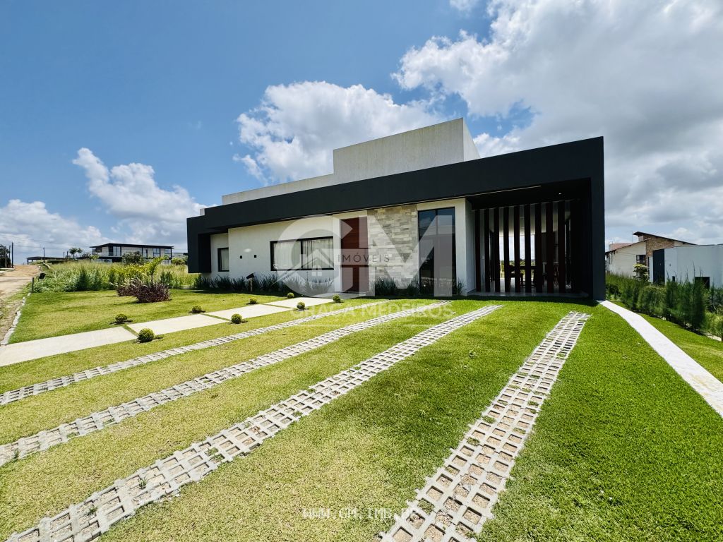 Foto de Casa de alto padrão, 4 suítes, piscina e terraço gourmet 