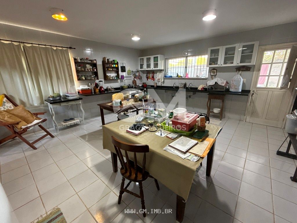 Foto de Casa com 300 metros em terreno com 1.200 metros 