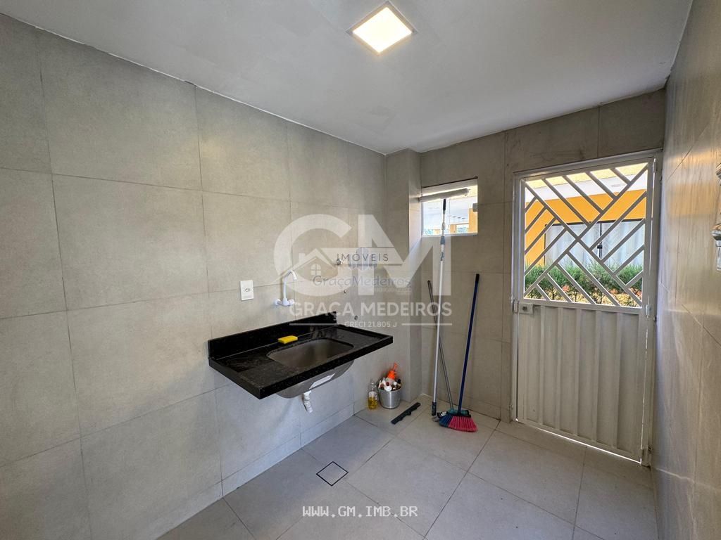 Foto de Casa nova com 4 suítes em condomínio fechado 