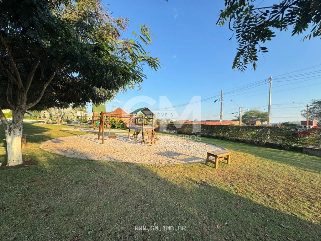 Foto de Casa em condomínio com piscina e espaço gourmet