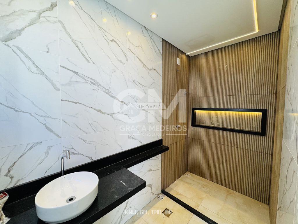 Foto de Casa nova com 135 m², piscina e terraço gourmet 