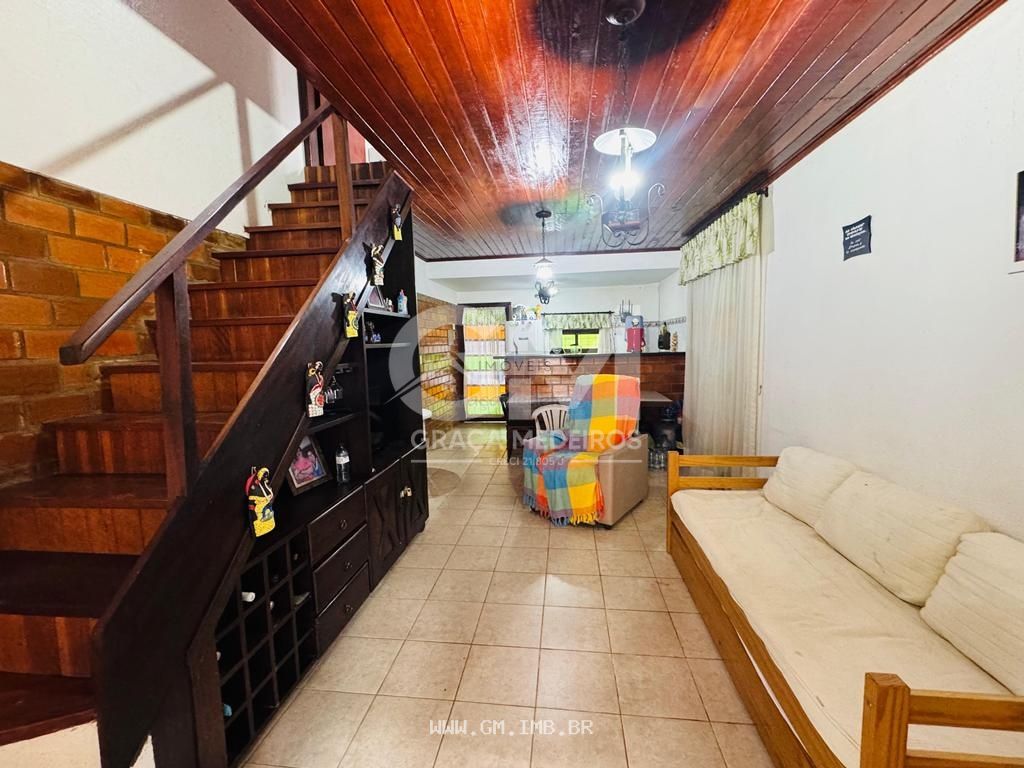 Foto de Casa com 3 quartos em condomínio fechado