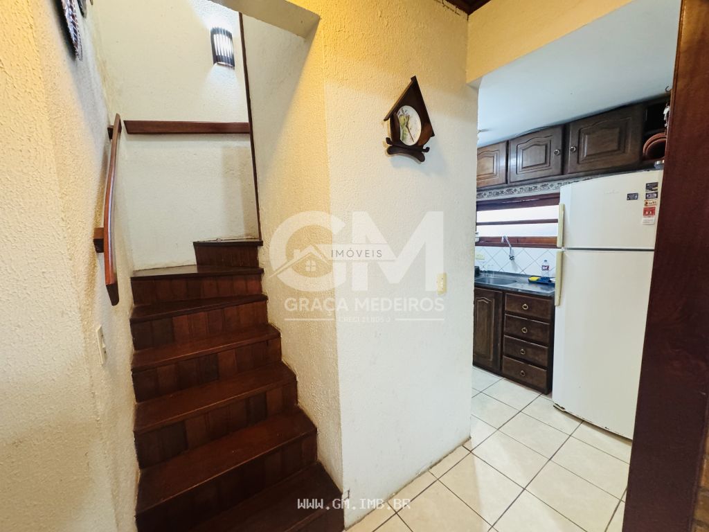 Foto de Casa com 4 quartos sendo 2 suítes
