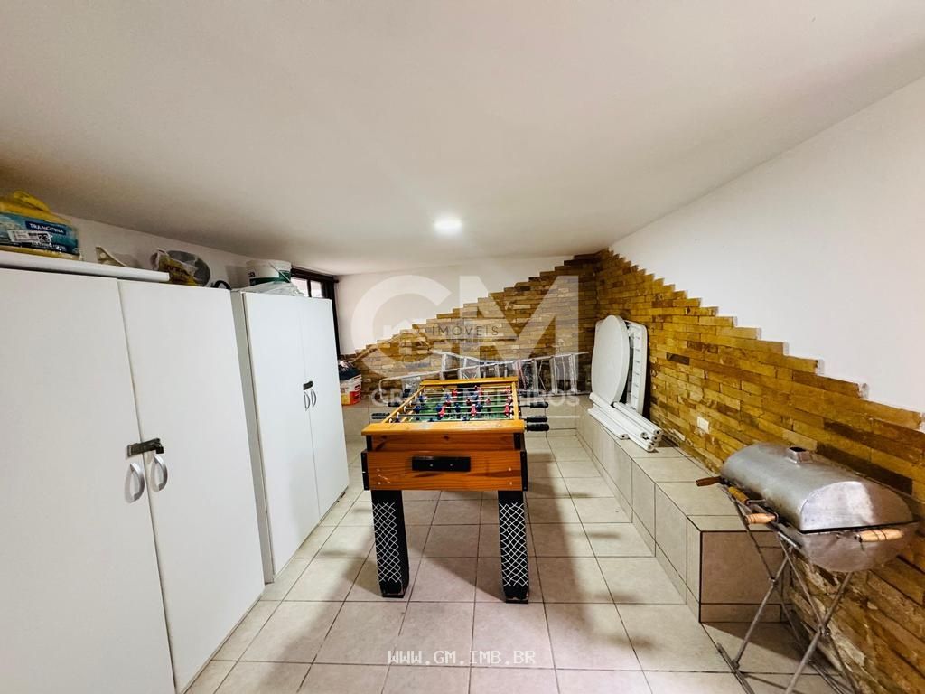 Foto de Casa com 4 quartos em condomínio com piscina aquecida