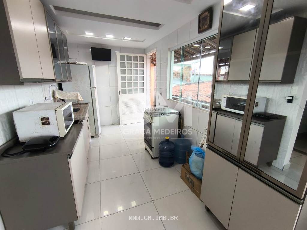 Foto de Casa em condomínio a margens da pista local