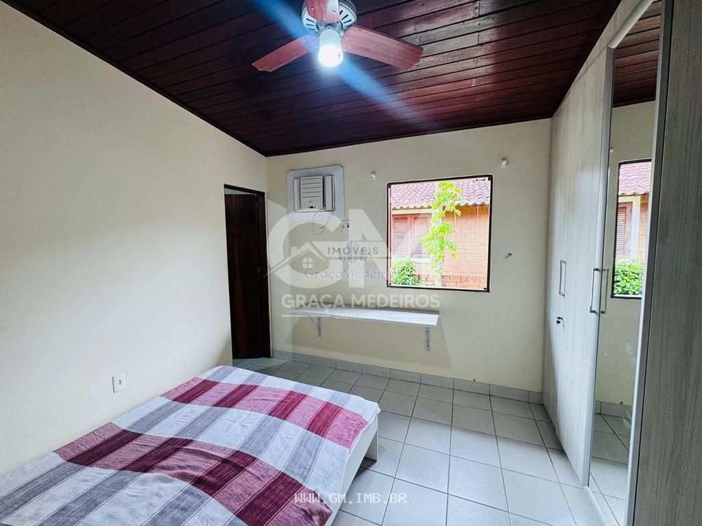 Foto de Casa com 4 quartos em condomínio próximo ao centro