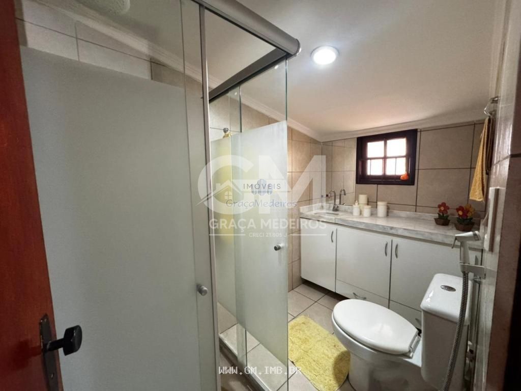Foto de Chalé com 4 quartos em condomínio fechado