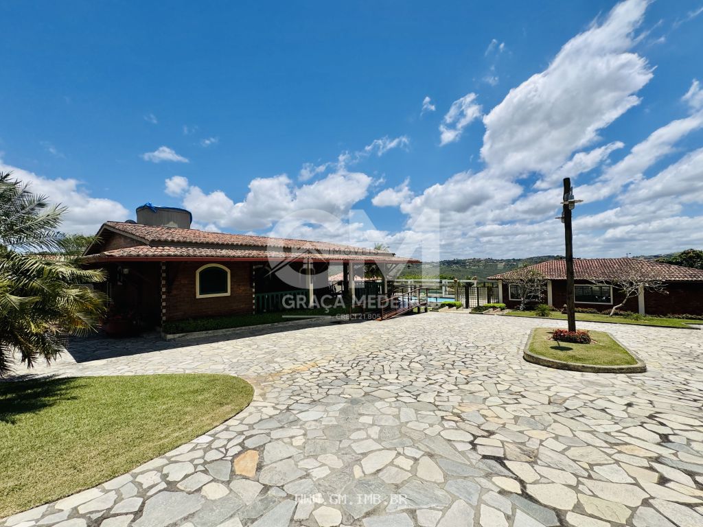 Foto de Excelente chácara com 4.000 m², a apenas 400 metros da pista!