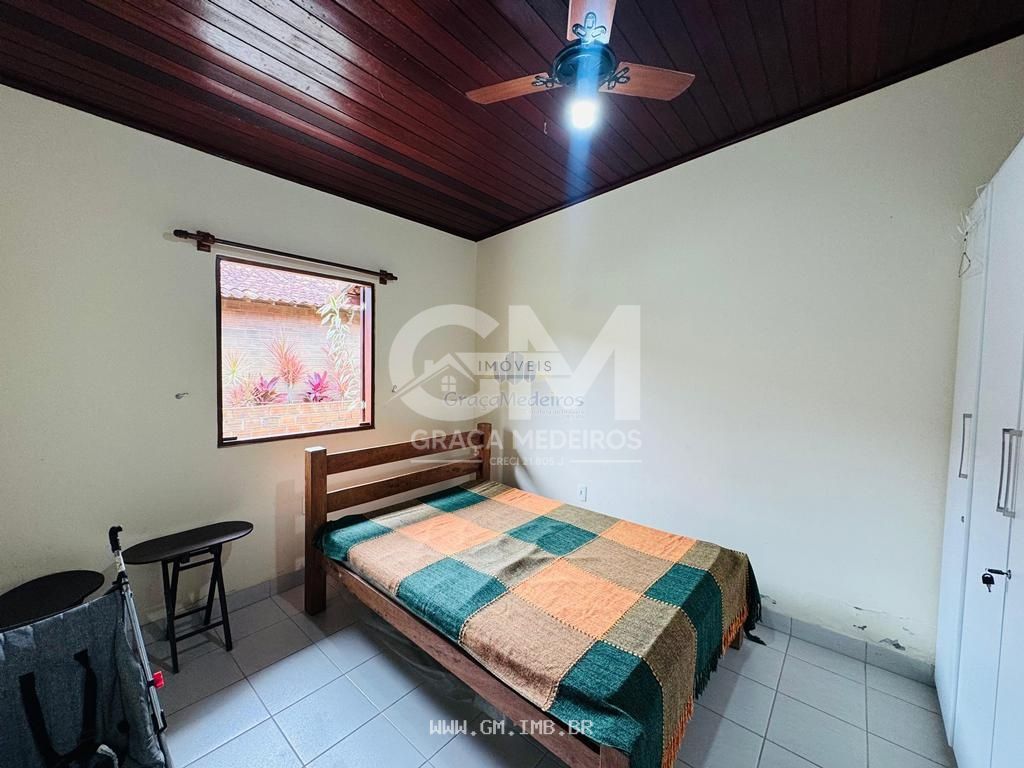 Foto de Casa com 4 quartos em condomínio próximo ao centro