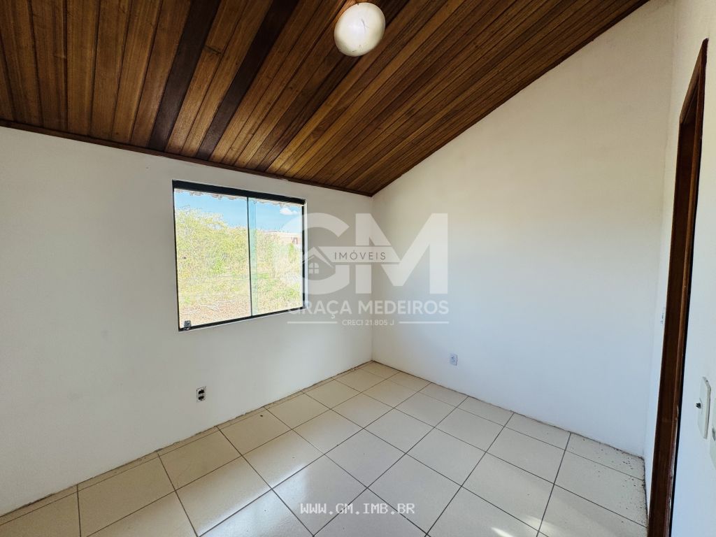 Foto de Casa com 4 quartos sendo 3 suítes, terreno com 360 m² 