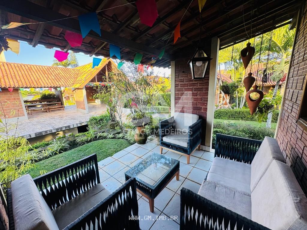 Foto de Casa com 4 quartos em condomínio fechado a 200 metros da pista local