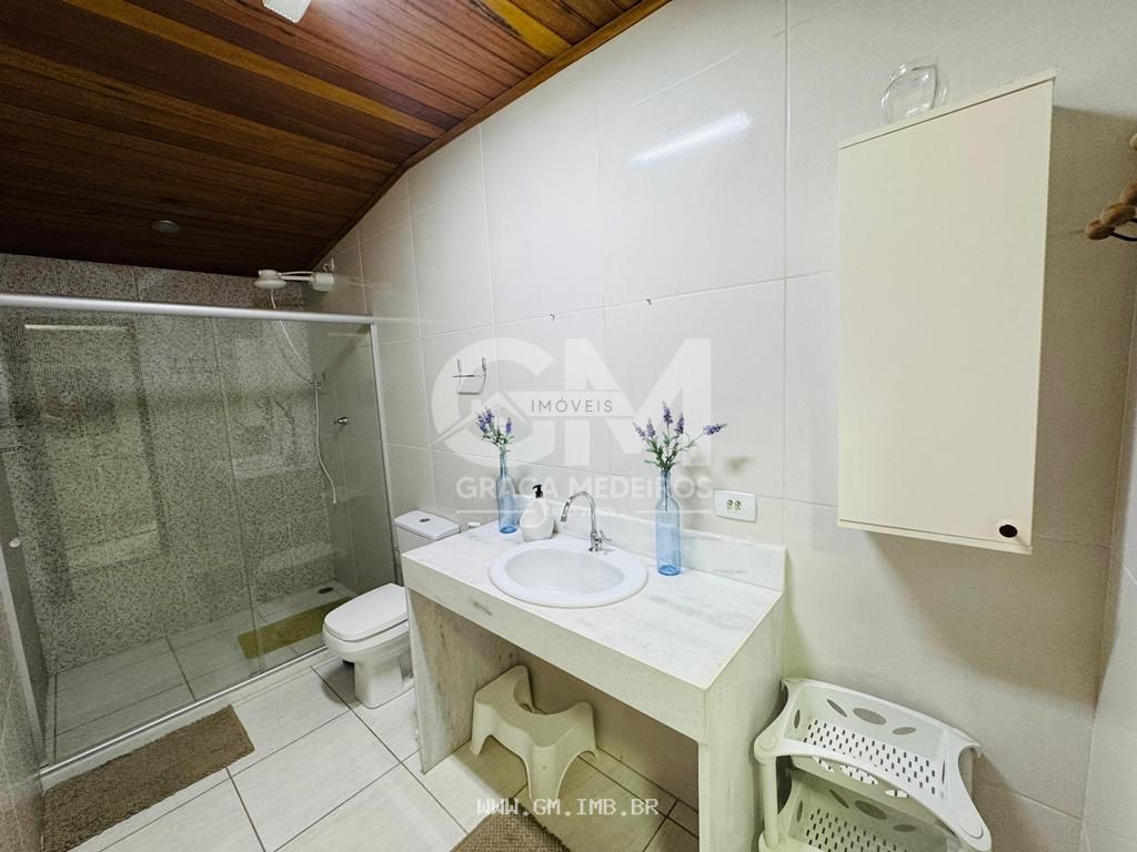 Foto de Casa em condomínio com piscina privativa