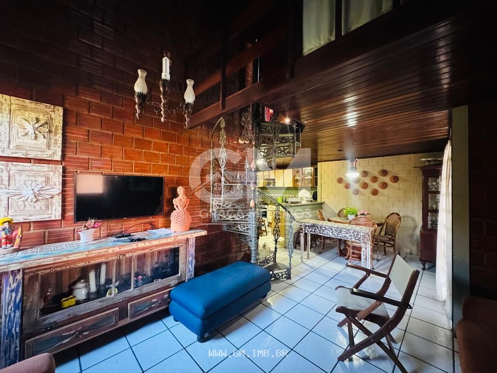 Foto de Casa com 4 quartos em condomínio fechado a 200 metros da pista local