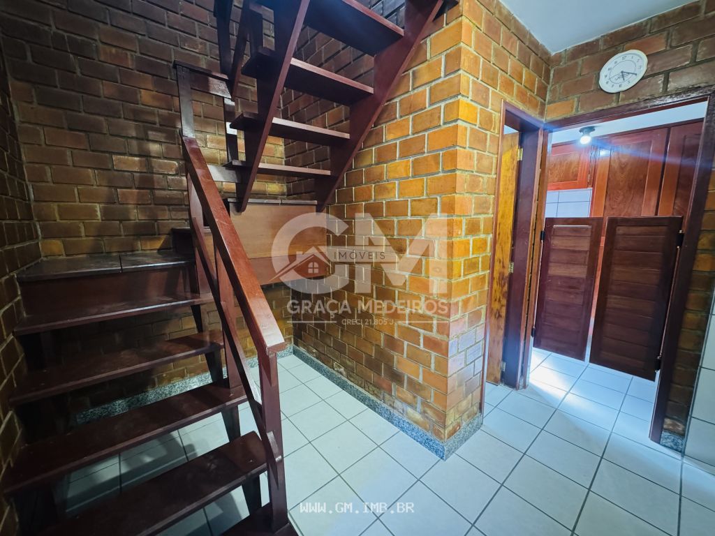 Foto de Chalé com 4 quartos sendo 2 suítes em condomínio