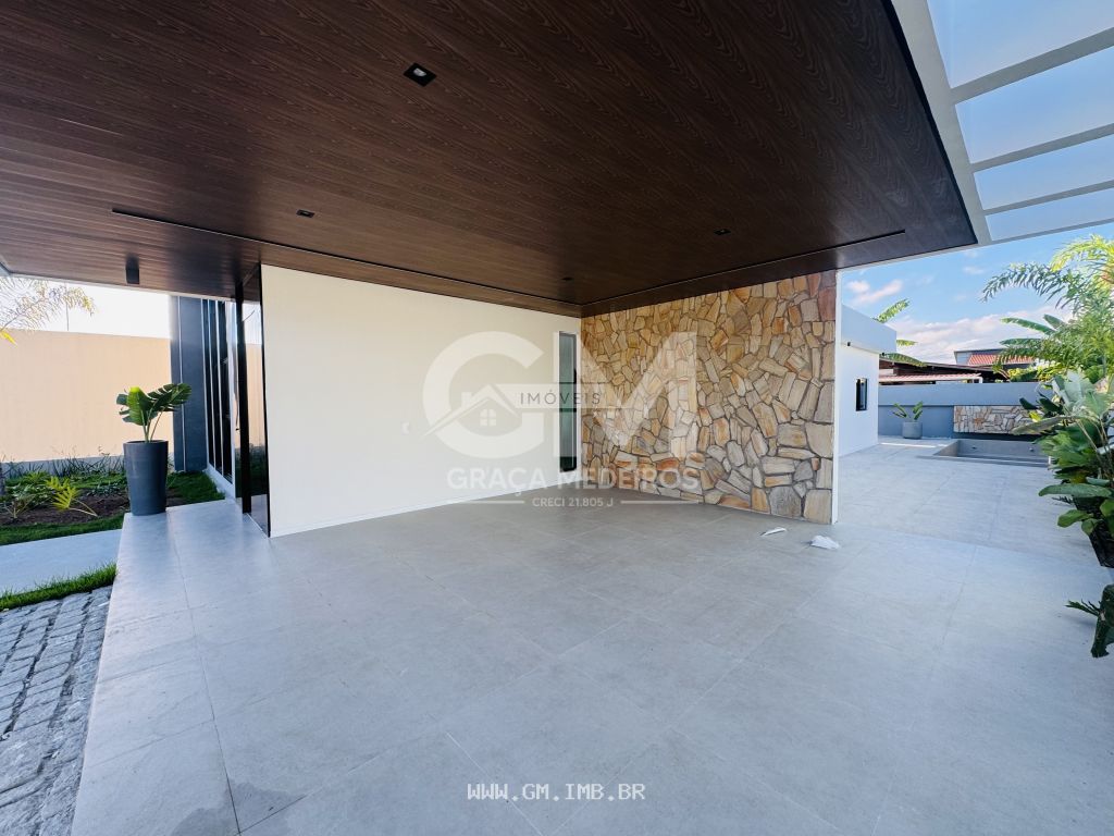 Foto de Casa com 4 quartos sendo 3 suítes, piscina particular 