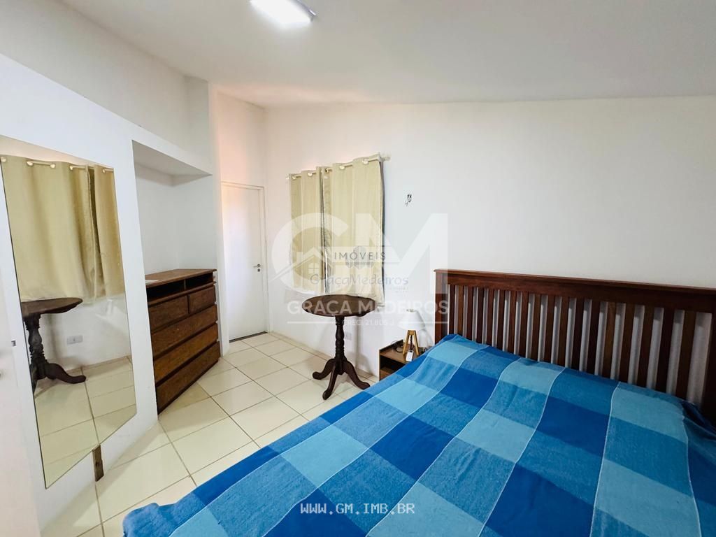 Foto de Casa com 3 quartos em condomínio fechado
