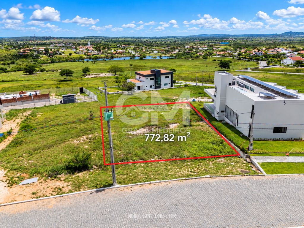 Lote em condomínio de alto padrão 