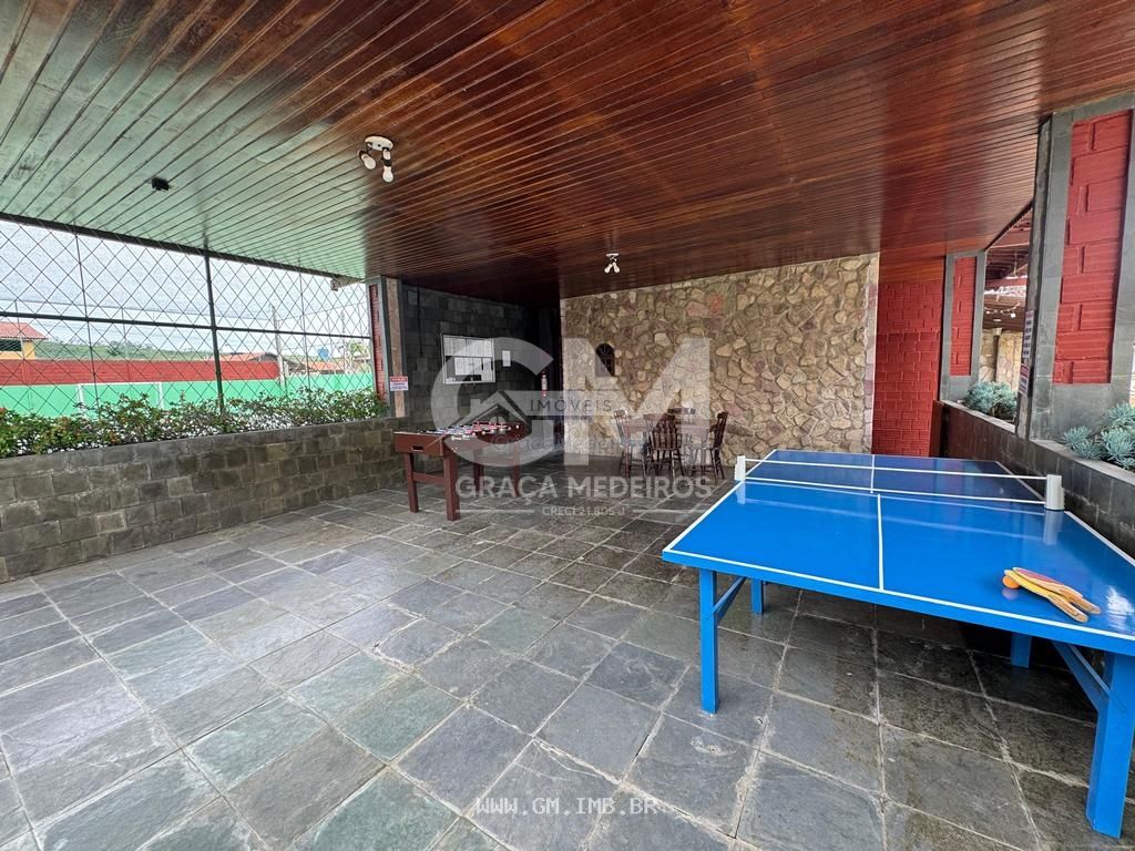 Foto de Casa com 4 quartos em condomínio próximo ao centro
